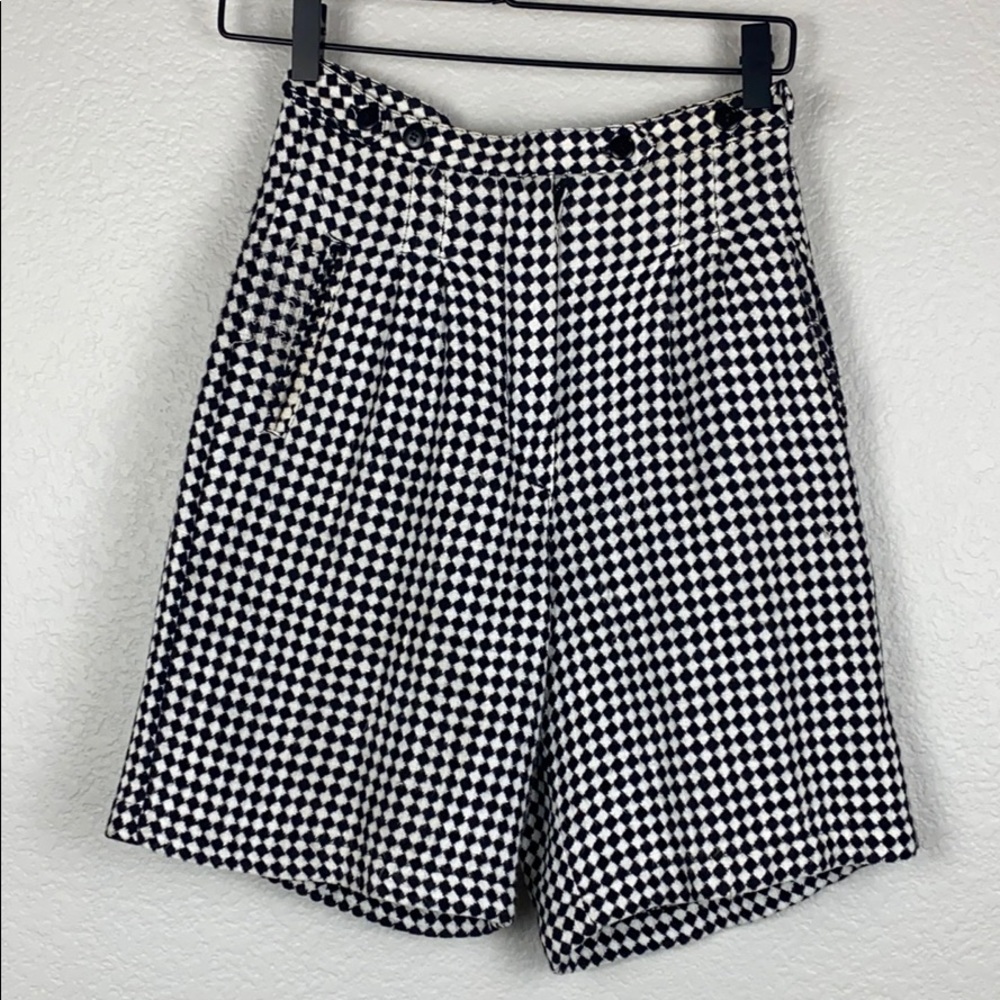 Vintage high rise checkered print shorts